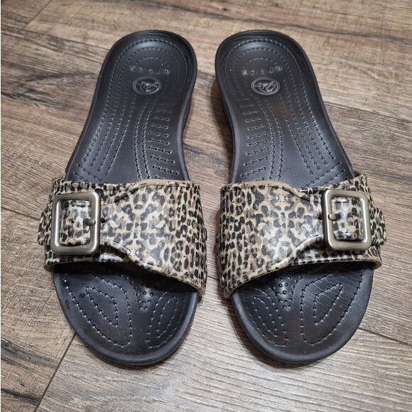 Crocs Sarah leopard slide sandals Women’s 9 - Picture 2 of 8
